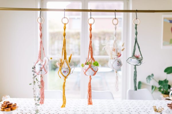 Workshop bloempotje boetseren met plantenhanger: Knoop & klei - Image 2